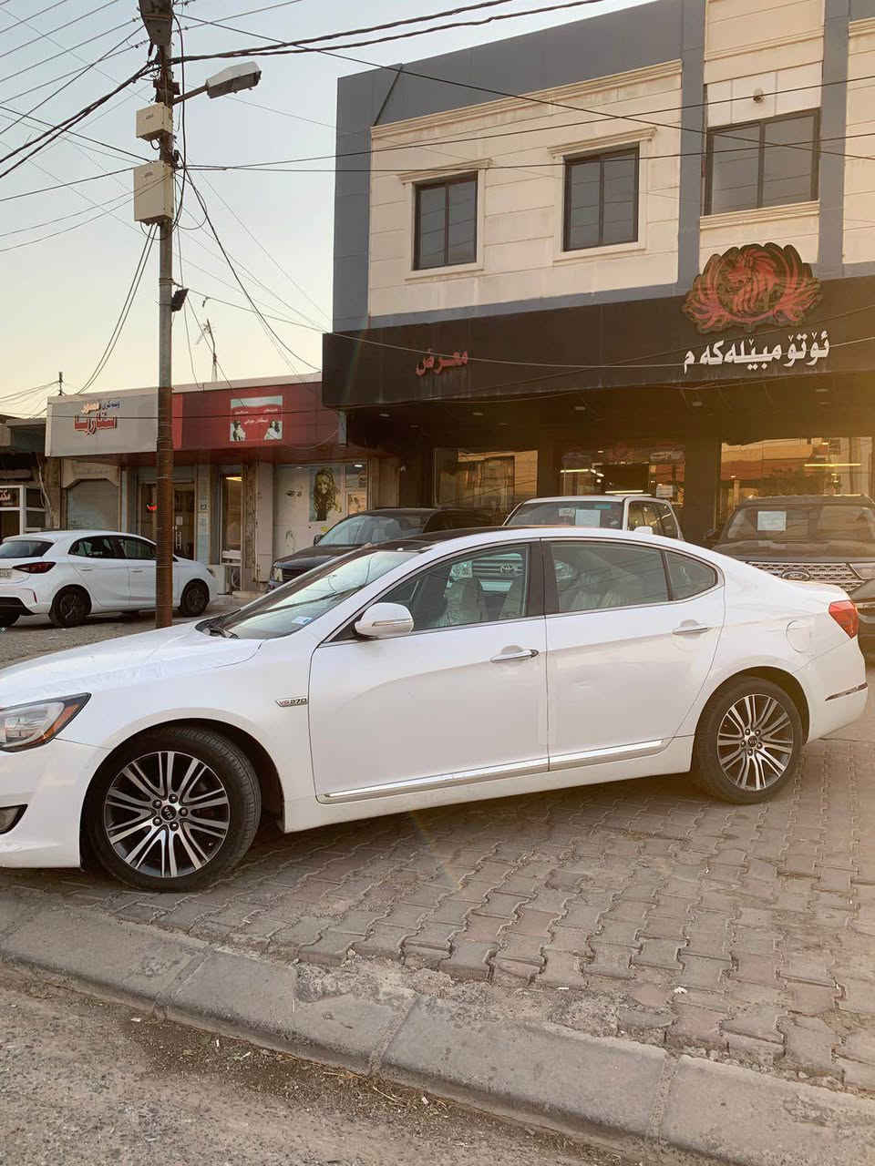 Kia cadenza #215 
Model 2011 
3 پارچەی پێش سبوغ 
لای سەکن پێشی هەیتی 
ئێڕباگ سوکان 
پانۆرامای نابتەوە
مواسفات فوول 
مەکینە V6 کرایتەوە
رەقەم و سەنەوی کۆن 
ڕۆیشتن ٣١٥ هەزار کم 

نرخ ٩٧مجال
*********** واطسب أربيل, العراق

