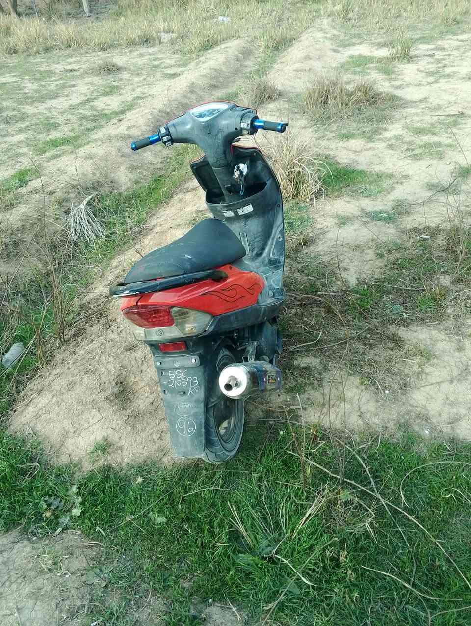 سلام عليكم دراجة ماكس عدله  
مراوس بسكنس 
شلعة ومعدل ماصارللهة 3 تشهر من نازله من ربة
عنواني بغداد الكاظمية تواصل عن رقم ***********
