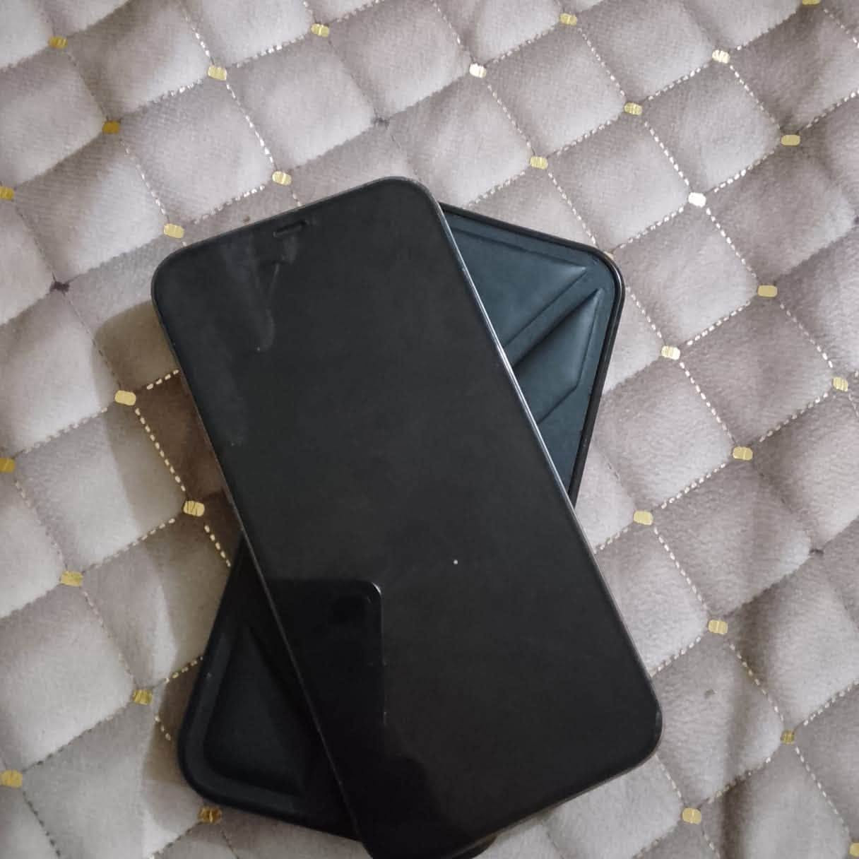 ايفون 12برو ماكس بطاريه ٧٦ ذاكره ٢٥٦جهاز وتر. ما مفتوح ابد 
السعر ٣٨٠ او مراوس


**إذا كنت صاحب هذا الإعلان وتريد حذفه لأي سبب، رجاءا أرسل رسالة إلى الدعم الفني**