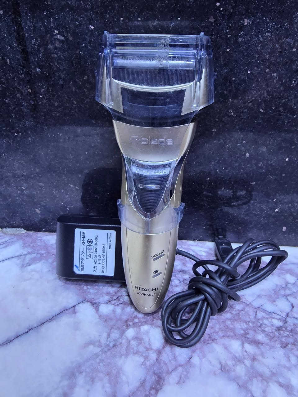 ماكينة حلاقة هيتاشي S-Blade طراز RM-523-N باللون الذهبي.تتميز بشفرات ستانلس ستيل وقابليتها للغسل
نضافة تلمة شرط الاصلي وشرط الزيان ب٤٠


**إذا كنت صاحب هذا الإعلان وتريد حذفه لأي سبب، رجاءا أرسل رسالة إلى الدعم الفني**