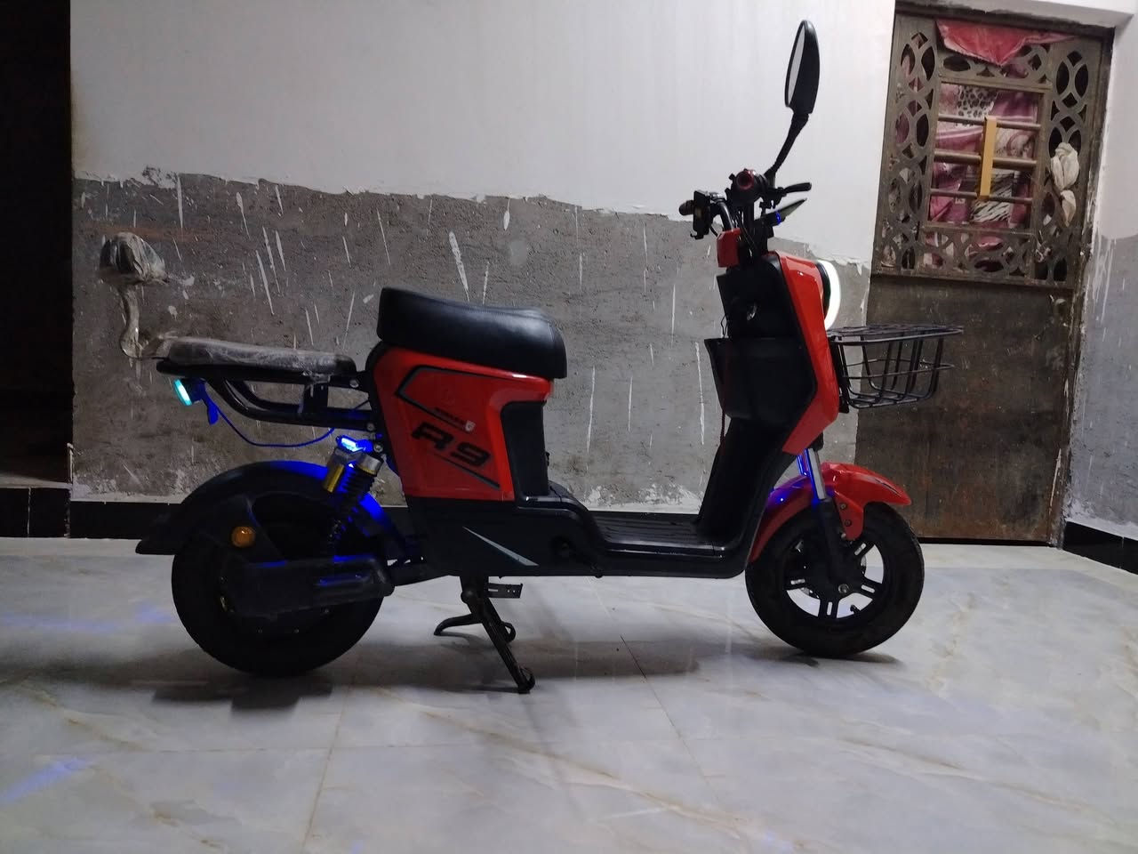 دراجه شحن  للبيع
نوع R9 2025
ما بيه نقص كامله وشرط الفحص
المكان البصرة / دور الشرطة مقابل شارع السيد
السعر 380 الف بيه مجال بيسط حق الجيه
للتواصل والاستفسار على رقم التالي واتساب
***********
