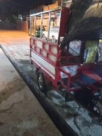 جمره موديل 18 ن مصبوغه وير منيه شغاله بس باتري السعر 750 وبي مجال 0751...