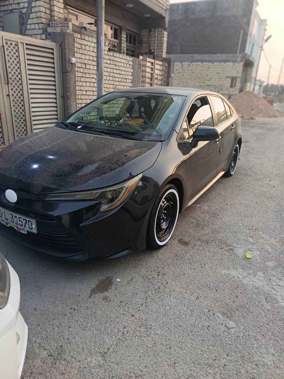 السلام عليكم كورله ٢٣ أمريكي محرك ٢٠٠٠ حادثه بنيد مبدل وجاملغ بارد ماشيه ٤٤ ميل سياره جديده كامله بسمي بيع او مراوس النتره او فورتي ٢٢ مكاني بغداد الدوره سعر ١٣٥ وبيه مجال رقم ***********
