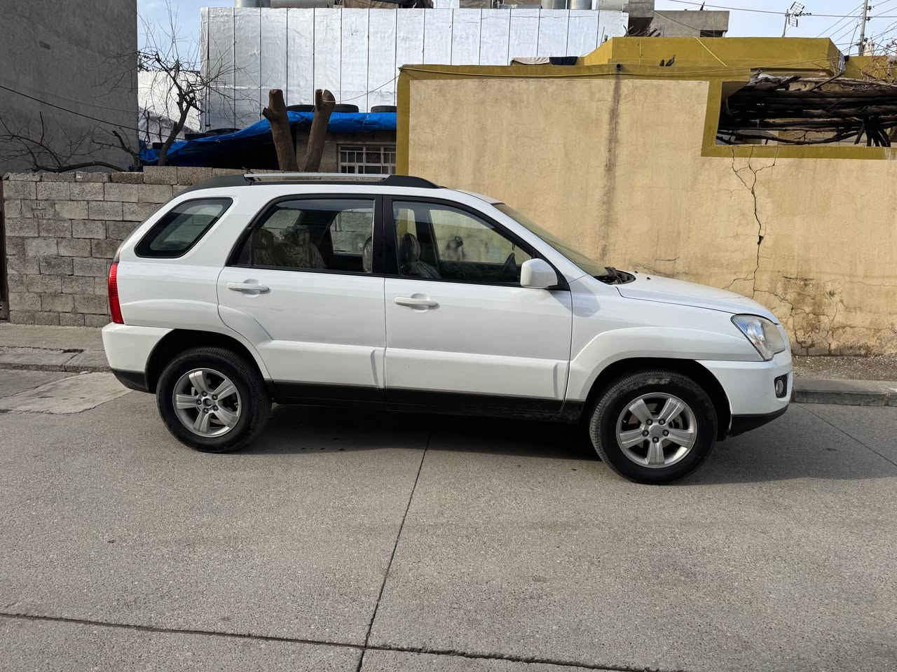 KIA Sportage 2010
فول مواسەفات ( سڵایت ، ABS ،دەبڵ گێڕ تۆماتیک و عادی ،جام کارەبا، ئاوێنە کارەبا ، شاشە و کامێرای دواوە ،ناو زەردی شەریکە بێ بۆیاخ ،گێڕ و مەکینە بە شەرت ،٤ تایەی تازەی لەژێرە ***********
سعرى و مەجال 120$ السليمانية, العراق
