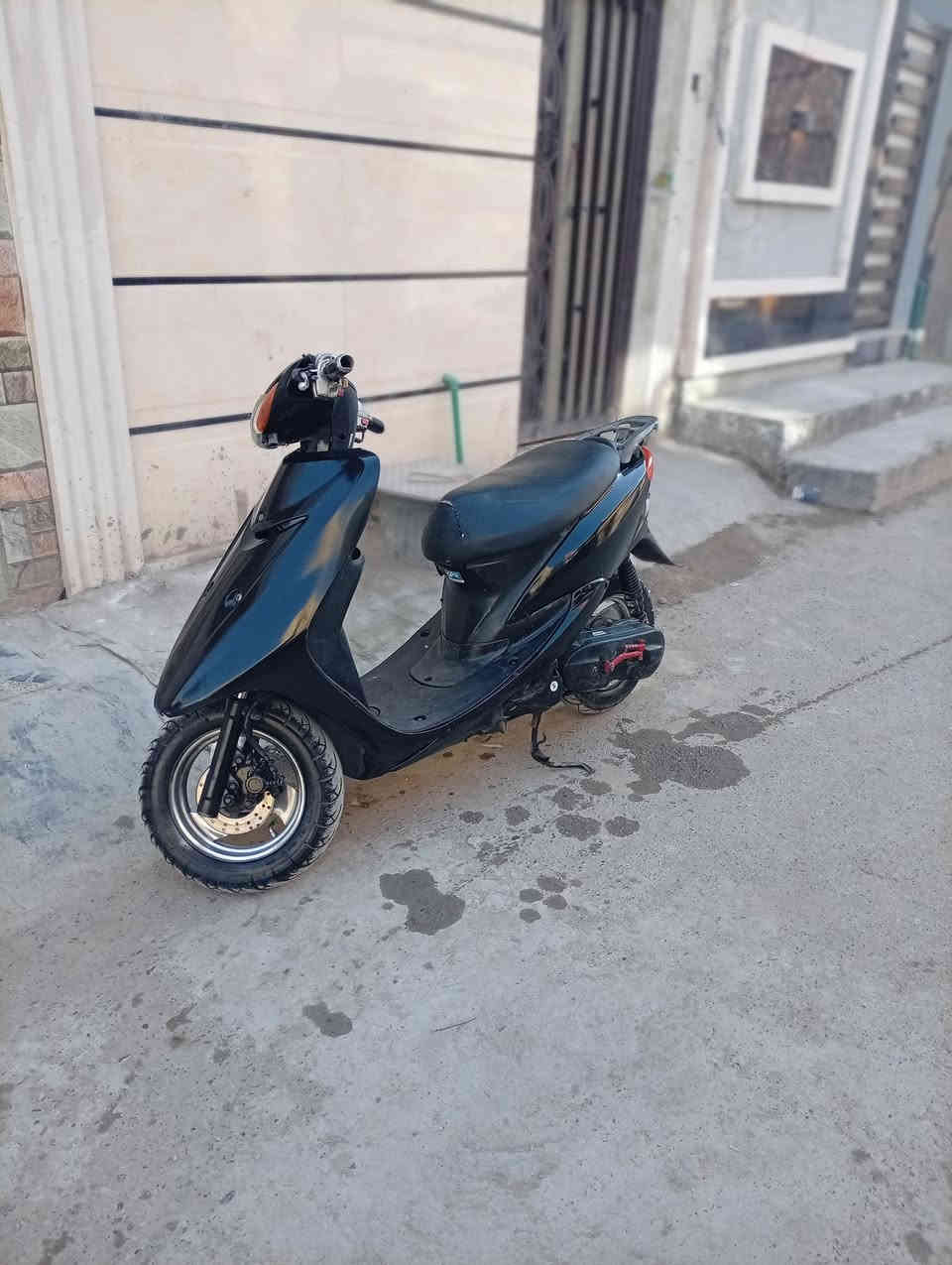 السلام عليكم عندي دراجه عصفوريه 60للبيع دراجه جاهزه من كلشي مكينه بلاد حته سلف مالتهه بلاد دراجه جاهزه من كلشي سلف هندر شغال كهربائيات شغاله فقط نقصهه كتف مال اشاره فقط والباقي جاهز دراجه نكره بكل وكت السعر 275وبيهه مجال بسيط المكان  بغداد الشعله خطيب الزراعي رقم الهاتف ***********
