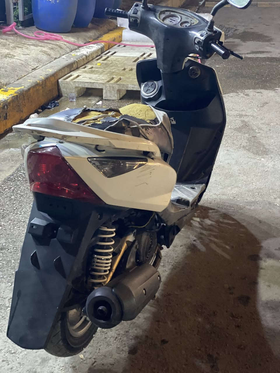 السلام عليكم شباب ماكس ثعلب 🦊 للبيع دراجه نضيفه كفراتها ختم واحد كهربائيات شغاله دراجه بيها كلجات رياضيه أصل هنه اجن بيها زوج تايرات جديد قايش جديد باتر الكتروني جديد دراجه بيها فقط خيط تبخير السعر 500 وبيها مجال حك لجيه
رقم *********** فقط واتساب
بغداد مدينة الصدر
