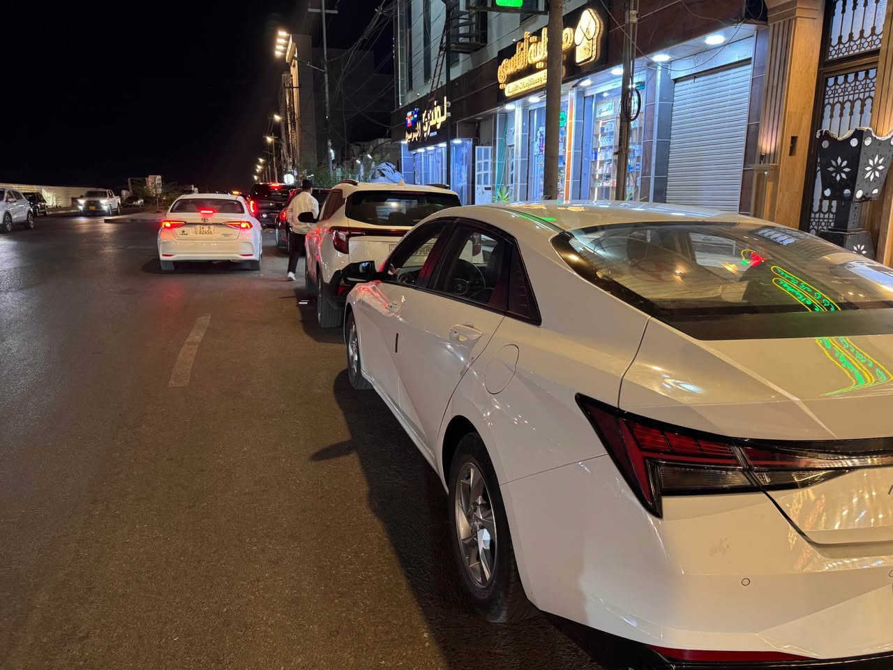 هونداي النتره موديل2021 رقم اربيل. الجديد كفاله عامه وارد كوري  بيها فقط من كوريه  قطعه وحده رش  بدون فتح وبدون  ضربه  محرك جديد 1600 دبل نوزل   فول موصفات بصمه  شاشه حساسات. كشنات تدفه  
بس فتحه ما بيها علما السياره ماشيه50  الف حقيقي ما منزله لو ملعوب بيها.   مكانها البصره. سعرها 137 وبيها مجال. قليل  رقمي بي وات ساب *********** البصرة, العراق
