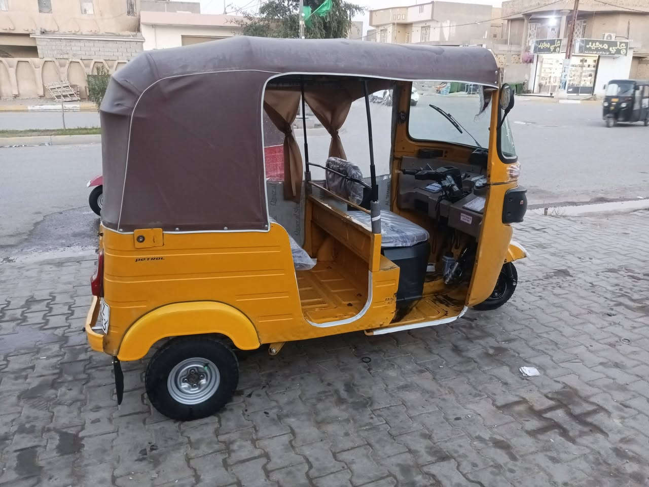 سلام عليكم تكتك لبيع موديل 19شهر 12بي 29 رقم وسنويه تكتك حلوه ونضيفه مل جناي ماكن واسط قضاء النعمانيه بيه طخات قليله بل لغد رقم ***********
