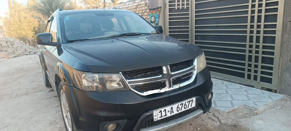 السلام عليكم دوج جورني 2010سياره رقم بغداد باسمي سنويه ل2030 حداديه نص عمر كير  جديد مكينه بيه ضعف سياره شغاله مكان السياره حله مركز ***********السعر 70 وبيه مجال
