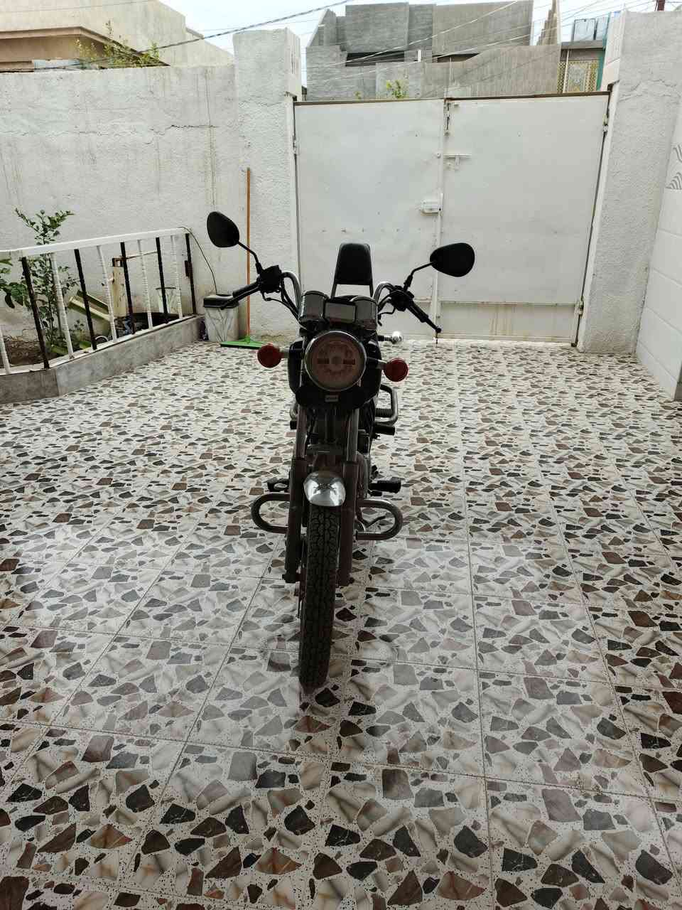 ماطور دايلم ابتر للبيع
الماطور مال حاويه مناقصه شي 
***********
