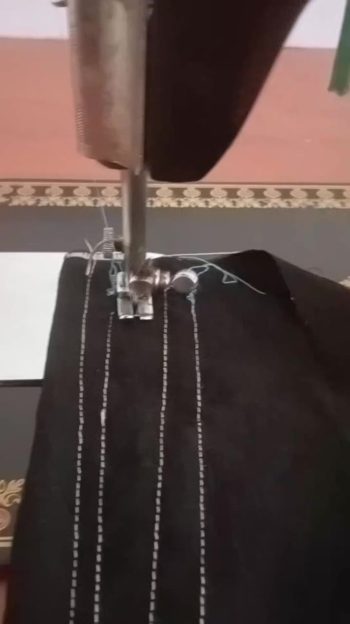 مكينه للبيع نوع فراشه رجل ومطور سعر 100 وبيه مجال ***********
