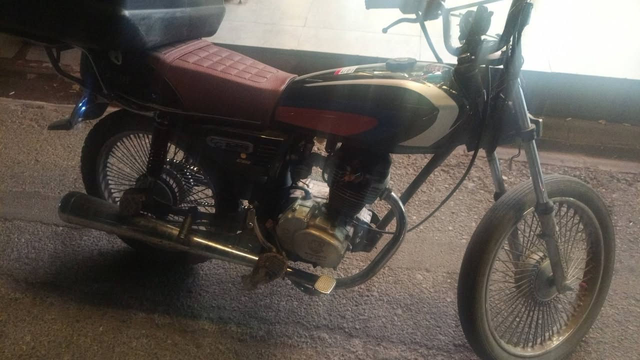 للبيع موديل 22 محرك ما مفوح دراجه مثل ما واضح عايسهه شو شغل
سعر 350 بيهه مجال


**إذا كنت صاحب هذا الإعلان وتريد حذفه لأي سبب، رجاءا أرسل رسالة إلى الدعم الفني**