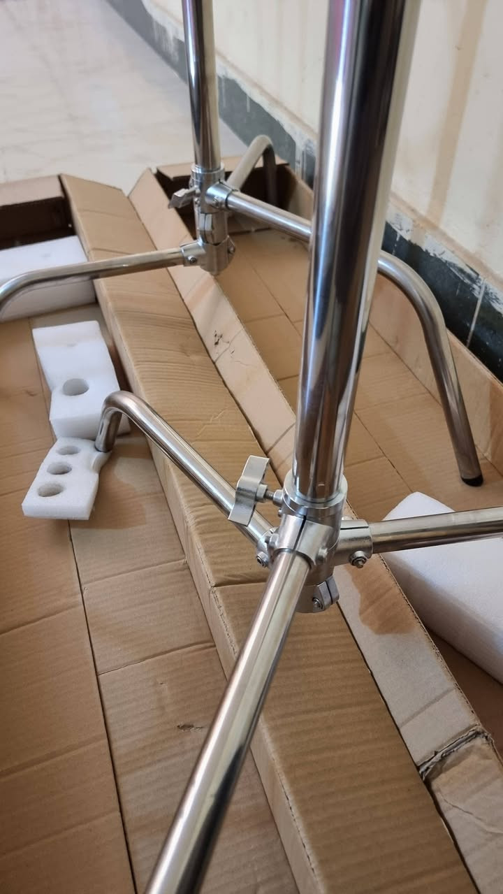 استاند استيل ثقيل هايدروليك ارتفاع 4 متر 
جديد السعر الواحد 75 الف متوفر توصيل


**إذا كنت صاحب هذا الإعلان وتريد حذفه لأي سبب، رجاءا أرسل رسالة إلى الدعم الفني**