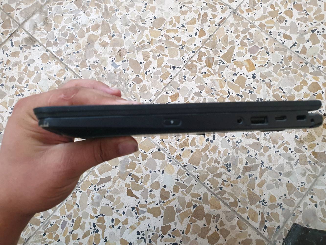 لابتوب لينوفو يوغا ثينك باد
قلاب 360 درجه يدعم المس و القلم
تفاصيل كامله بلصور 
منافذ 
usb 2
usb c 1 
ايثر نت
hd
و منفذ سماعات و رام 

السعر 100 الف 
عنوان بغداد 
رقم هاتف متوفر واتساب
***********