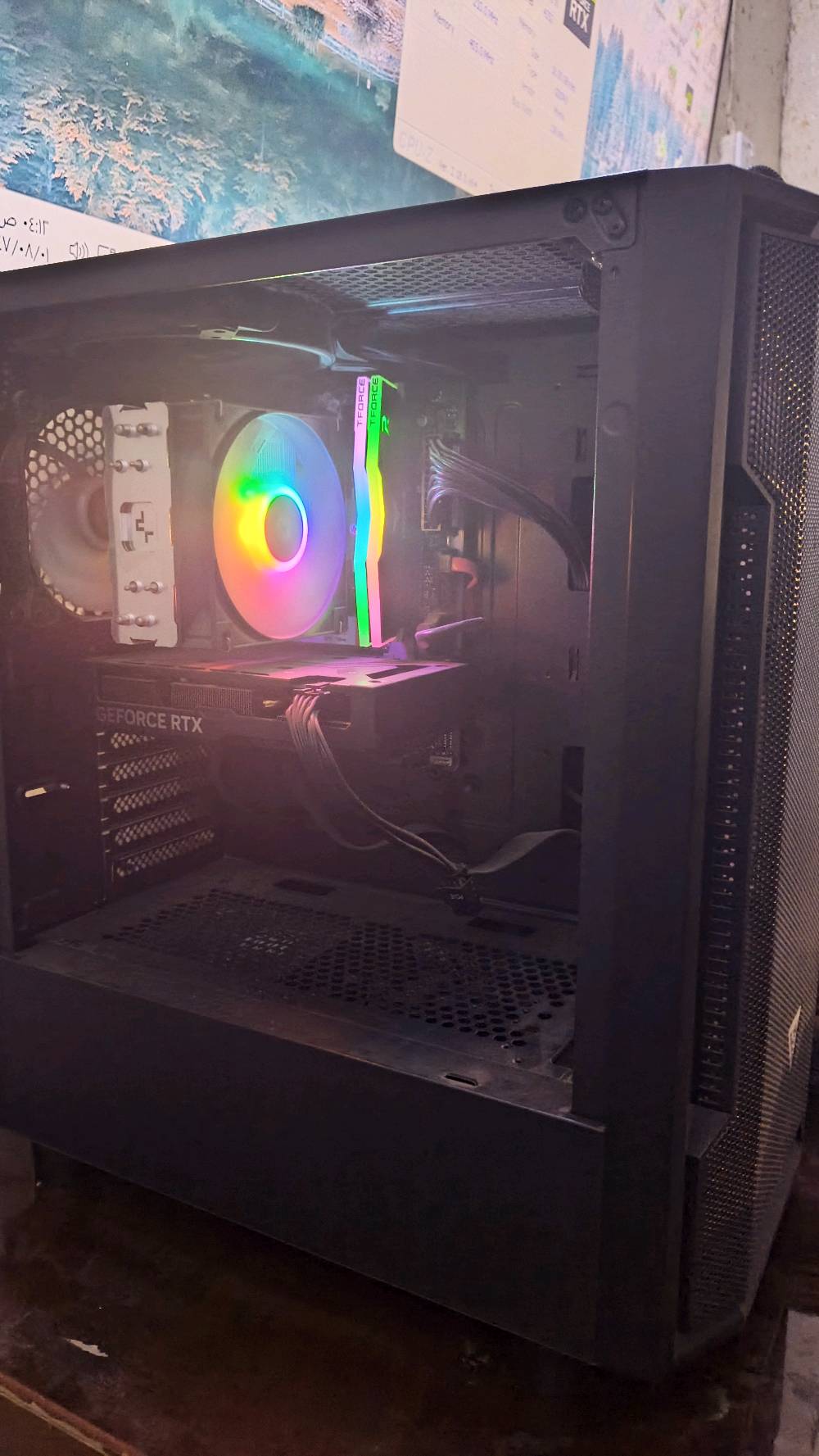 السلام عليكم، بي سي للبيع
‏الاستعمال تقريبًا 6 أشهر، استعمال خفيف جدًا (تشغيل ساعتين بالاسبوع تقريبًا)
‏سبب البيع: ما اتأقلمت على البي سي وحاب أتحول إلى بلايستيشن
‏البي سي نظافة 100%، ما داخل صيانة ولا بي أي خلل
‏🔸 البي سي بدون كراتين (كان جاهز عند الشراء وما احتفظت بالكراتين)
‏🔧 مواصفات الكمبيوتر:
‏• المعالج: Intel Core i5-12400F
‏• كرت الشاشة: GIGABYTE RTX 4060 Ti WINDFORCE OC 16GB
‏• الرام: T-Force 16GB (2×8GB) 3200MHz DDR4
‏• التخزين: BULLET M.2 NVMe PCIe Gen3×4 – 1TB
‏• اللوحة الأم: GIGABYTE H610M K DDR4
‏• مبرد المعالج: Deepcool AG400 LED
‏• مزود الطاقة: 650W
‏• الكيس: الماركة ما اعرفها صراحه بس تركت صور الها
‏✅ جميع القطع نظيفة جدًا والفحص متاح وبراحتك
‏💰 السعر: 1,200,000 قفل 
‏📍 العنوان: بغداد – مدينة الصدر – قطاع صفر
‏📞 رقم الهاتف: ***********
‏📱 متواجد فيسبوك ماسنجر وواتساب
