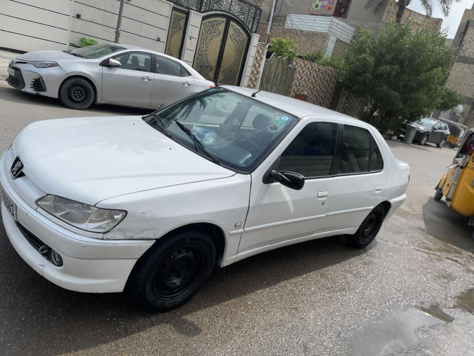 سلام عليكم بيجو  2001 سياره بيه جاملغ وبنيد بيند بلادي سياره ترايه يخبل تخم تاير ضربه بسيطه من كدام سببه تبدل البنيد بارد جاملع ولباقي كفاله حلوه سياره 40 وبيه مجال تحياتي لجميع *********** موجوده بغداد
