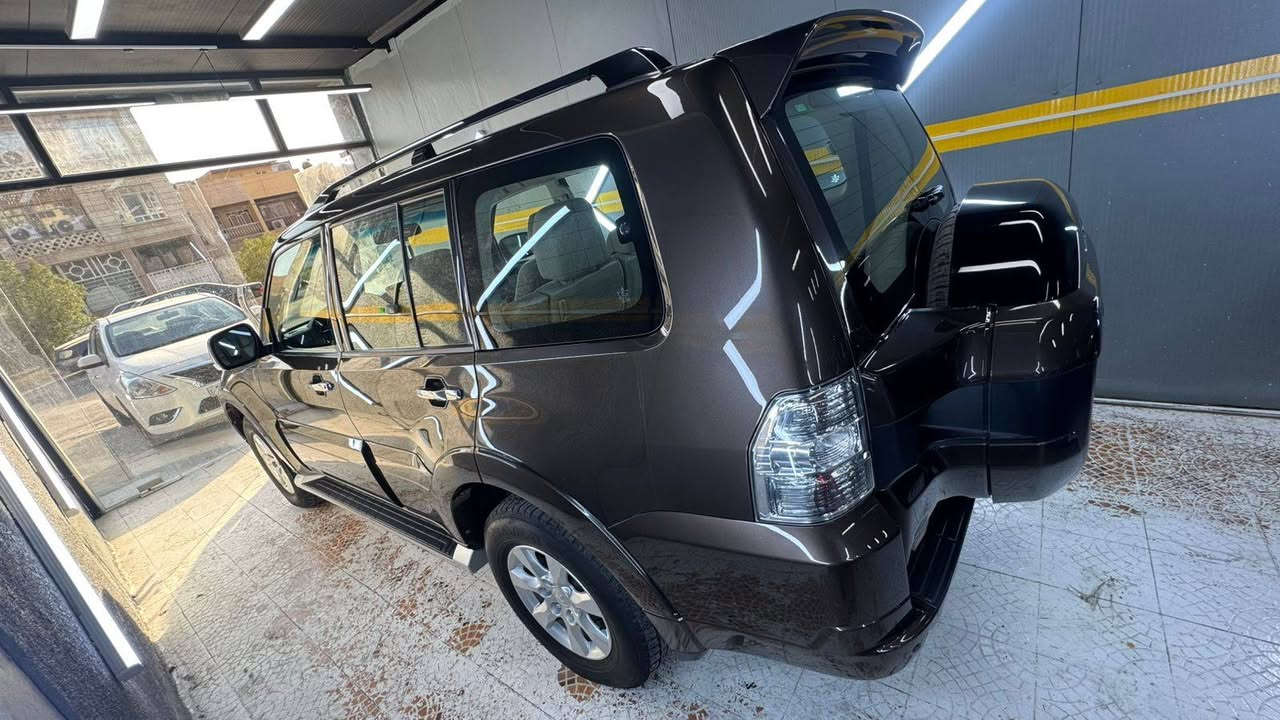 السلام عليكم
باجيرو 2018 خليجي 
ماشيه 107 السياره جديده

مواصفاتها 
حجم المكينه 6v 
مري شفط 
بانوراما 
كراسي مخمل
شاشه حجم كبير 
رادار 
تبريد 3 قطع
السياره جاهزة من كلشي كير ومحرك وصبغ

السعر 188
  
مكاني بغداد ***********
