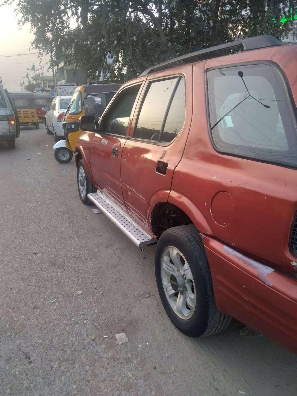 للبيع ازوزه كير محرك بطه موديل 2000سياره حلوه بس يرادلها ترايب السعر 25العنون بغدا الستفسار على رقم ***********
