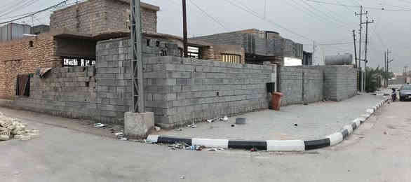 دار للبيع الخالديه قرب اسواق سيف العسافي المساحة ٣٥٥ركن شارع ٢٠/يتكون من غرفتين وصالة واستقبال ومطبخ مسجل في البلدية السعر ١١٥مليون الاستفسار الاتصال على الرقم ***********
