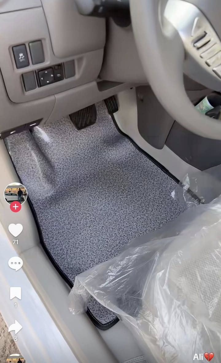 السلام عليكم 
نيسان صني هندي 
موديل 2024 
ماشيه 28 الف 
مكفوله ماعده خسفه بلباب مامبينه كلش الباب الخلفي ورى العبري 
مكان السياره البصره 
رقمها اربيل بأسمي 
السياره مشتريها زيرو على ايدي 
130 ورقه بيها مجال 

‭0780 950 7930‬  ابو ادم
