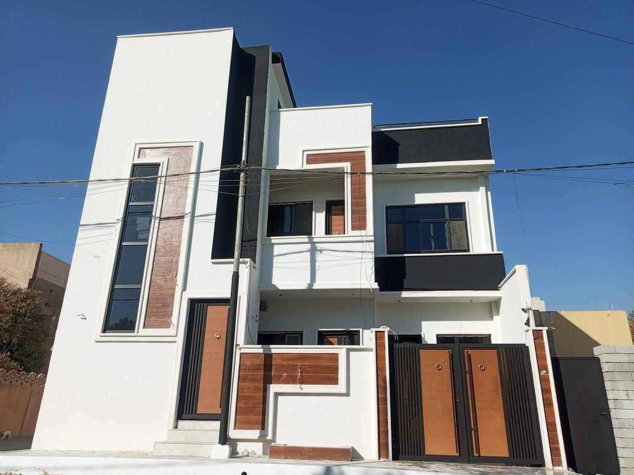 صباغ منازل اسعار مناسب جداً 🏘 
شغلي شرط اسلمك للبيت شغل مهندس  كنظافه كاع وكنظافه العمل  اسعار  مناسب مانع رطوبه وتصيلح جدار 
وسقوف الثانويه واتساب  ***********.. ***********
