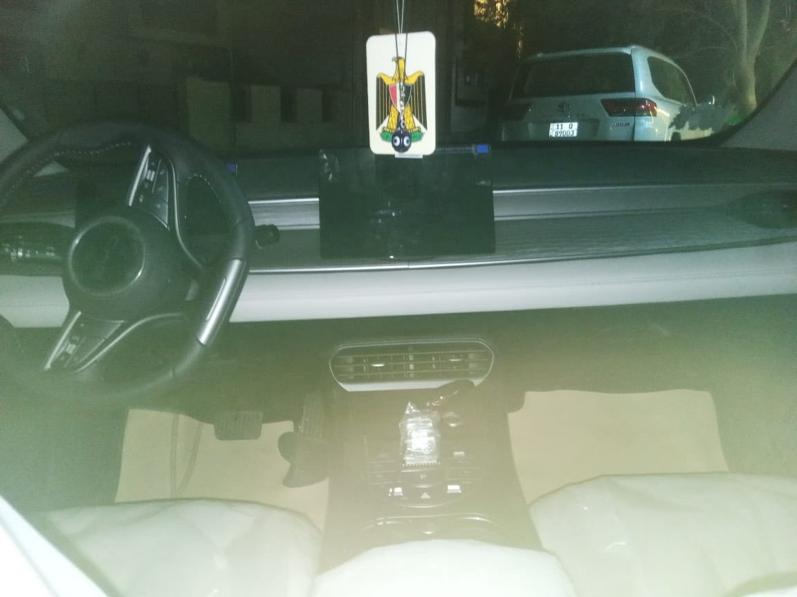 شباب / السعر ١٨ و ٣٠٠ ألف
بي واي دي سيل 5 للبيع ( بسبب ظروف ) ماشية ١١٨٦ كم زيرو ورقمتها على ايدي مكفولة كفالة عامة، ارضيتها جلد سويتها بلون الباب والدشبول وارضيات جلد وارضية للصندوق 
مكان السيارة بغداد الكرادة 
الخاص مفتوح 
الاتصال 
***********
