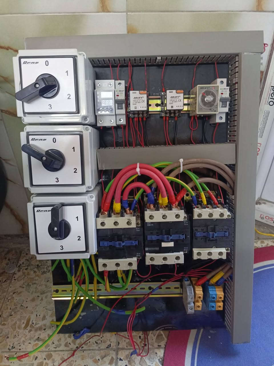 كهربائي ابو سجاد كافه اعمال بوردات صيطره وصيانه بوردات مولدات ذكيه تشغيل ذاتي بوردات بيوت اي تي اس ***********
