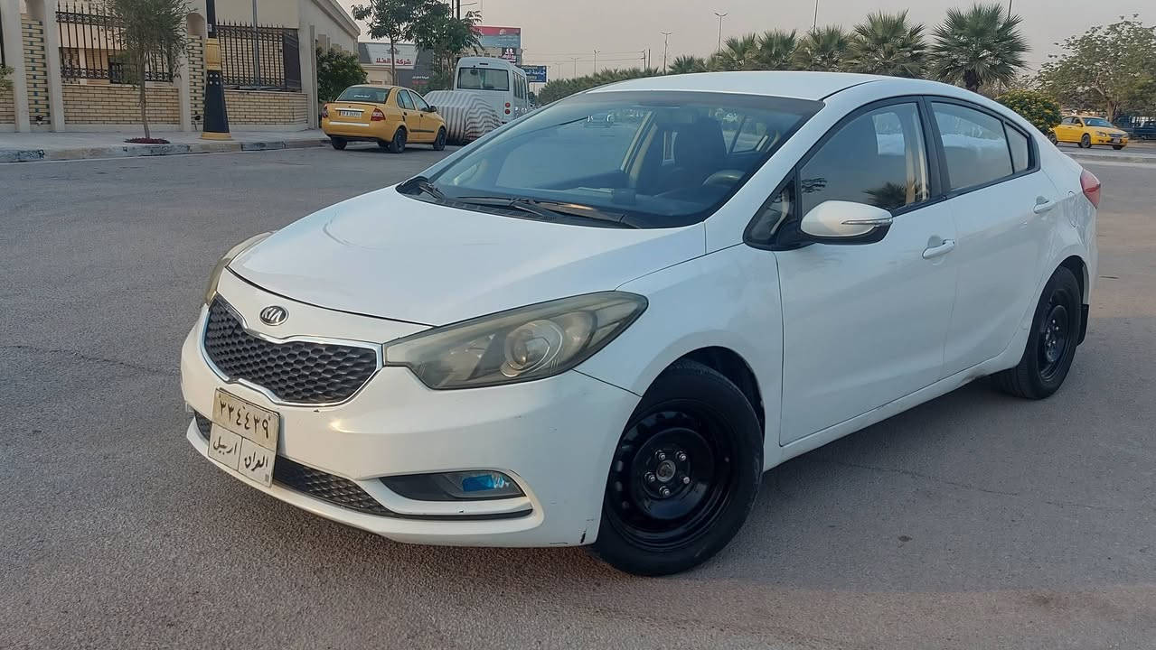 السلام عليكم سياره سيراتو موديل2014 خليجي اللون ابيض   رقم اربيل
مكينه 1600  السياره  حلوه مال جناي  بيه  صبغ بابين من جه السايق وجاملغ الامامي من جة الثانيه مصبوغ  تدفأه تبريد  تحكم استيرن  شاشه وكامره 
السعر104 بيه مجال
السياره خير من الله المكان كربلاء الحر   للتواصل هذا رقم صاحب السياره ***********
