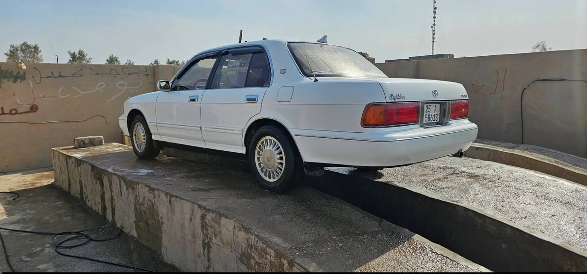 السلام عليكم ارنب للبيع السياره مشرحا من الداخل مقدار صبعين فقط السياره بدون صبق او ضربه كير محرك صدر كلها شرط اكسل ثلاث طقع تريشتين المرقوبه تحويل ثاني يوم السعر 58 وبيها مجال يرهم مراوس انتره سوناته جارجر  ***********/***********
