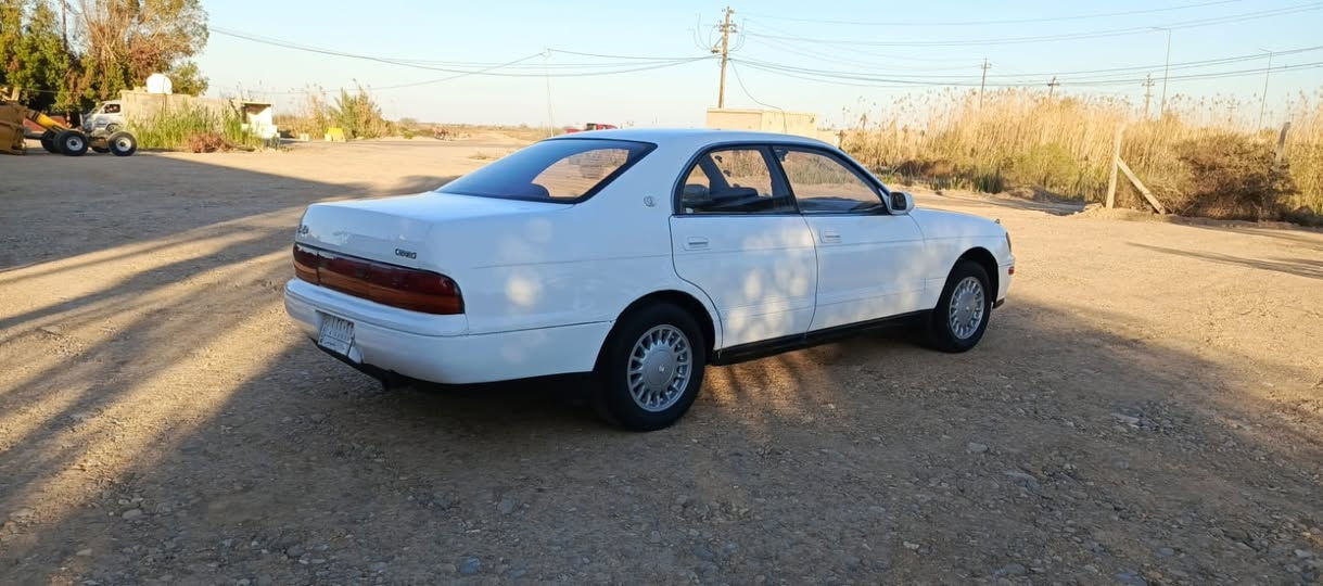 سلام عليكم سياره بطه للبيع موديل1995 رقم بغداد مشروع وطني شرط تحويل ثاني يوم سنويه 2027تخم تاير حداديه كهربائيات كله شغاله دوشمه مكفوله من الكص والنقل جثه والعيب الشرعي مصبوغه حزام عنوان واسط الكوت سعر 47ورقه وبيه مجال الشراي رقم ***********
