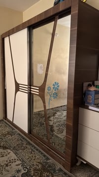 غرفة نوم تركية خمس قطع اي ضرر مابيها  وتس اب ٠٧٨١٨٠٨٢١٣٧ بغداد شارع فل...