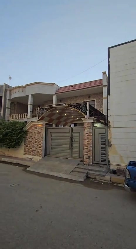 دار للبيع
المساحه الكليه 270م
الوجه 13.50 والنزال 20 م
بناء جديد 2019
نوع البناء حجر
طابقين يتكون من :

غرف نوم عدد 4
استقبال ، هول ، صاله ، مطبخ ، بلكونة وحمامات داخل وخارج وحديقه صغيره وكراج شارع 10م تبليط + ارصفة +مجاري

الموقع : الرمادي التأميم 30 تموز 
 قرب جامع معاذ بن جبل 
للاستفسار اكثر الاتصال على الرقم :
***********