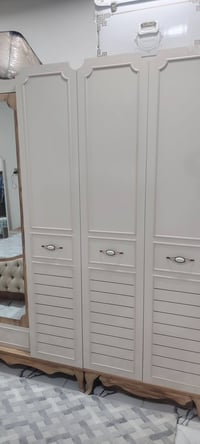 غرفه • نظيفه • غرفه نوم • غرفه اخشاب • نوم • سرير • دولاب