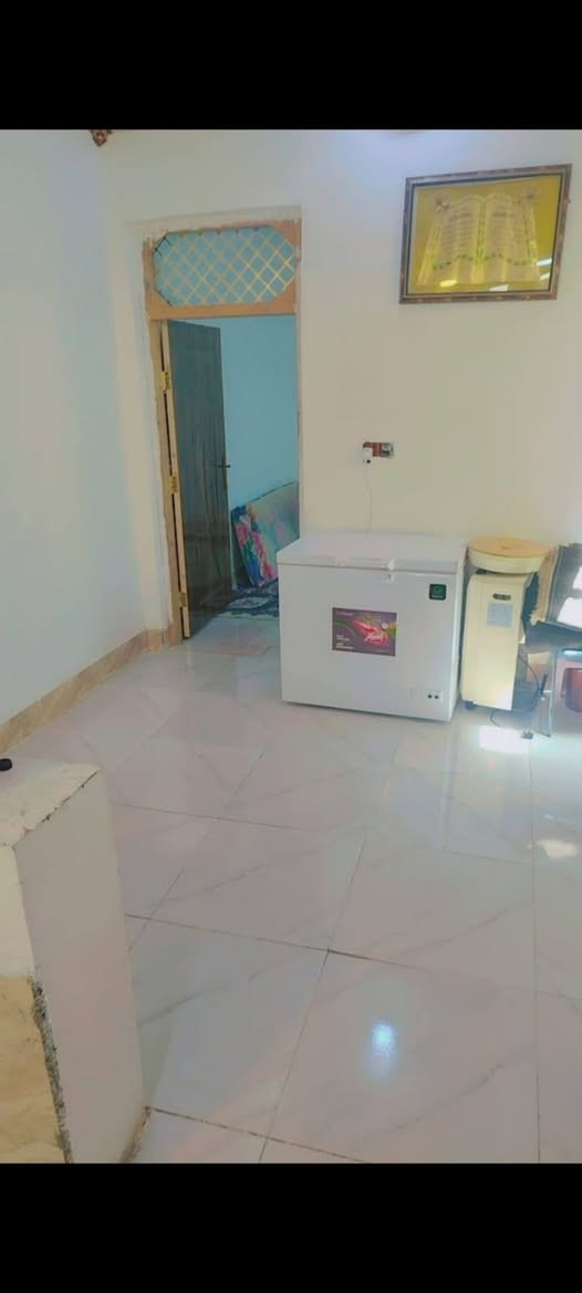 السلام عليكم ورحمة الله وبركاته

#مكتب #عقارات #الهمام #الأول 

دار للبيع المساحه 50متر اساس صب سقف صب بناء طابوك 

غرفه صاله مطبخ صحيات ارضيه بورسلين جدران سيراميك 

سطح تشاريف كامل بيت شغل جناي 

العنوان شارع نجف كربلاء شارع اسواق تلعفر

السعر 21مليون مع مجال 

للاتصال ***********واتساب
