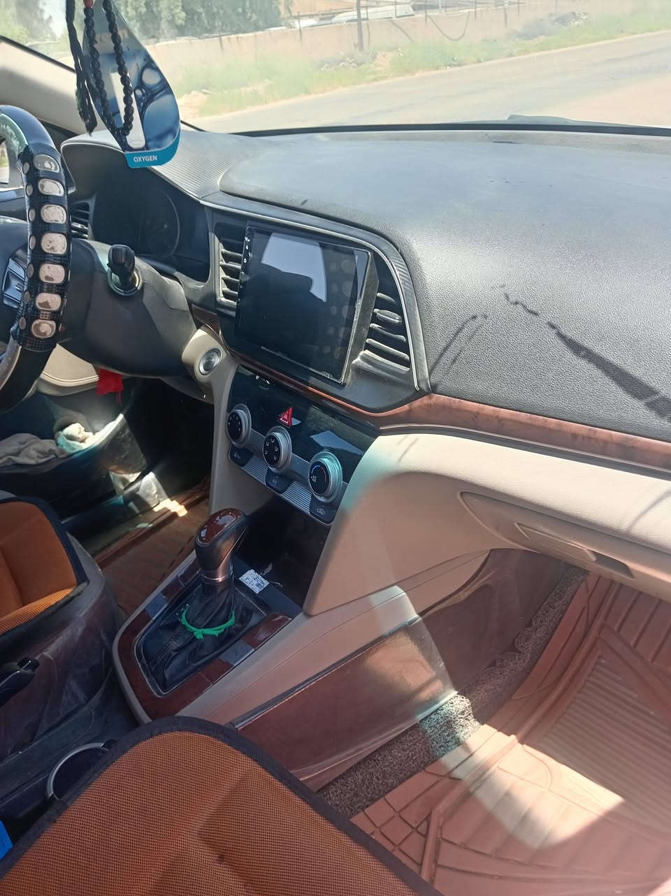 السلام عليكم النترا ٢٠٢٠ خليجي فول مواصفات رقم بغداد جديد مكينه كير At كفاله من الفتح تبريد ثلج قطعتين تخم تاير بيه الباب عكس السايق تبديل  بدون دواخل والباقي كفاله  السعر ١٥٣ وبيه مجال سياره مال جناي اتصال ***********

