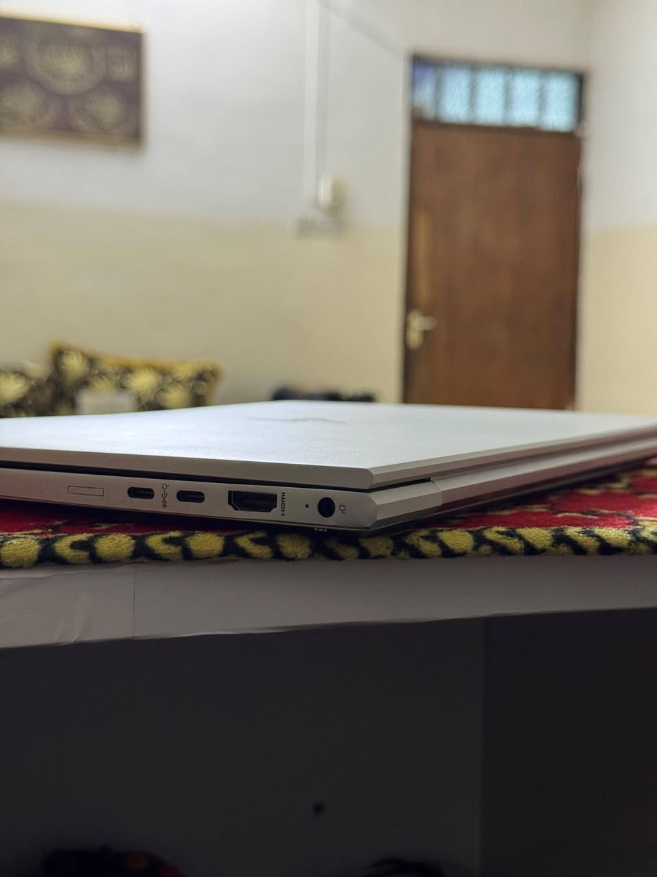 لابتوب HP
معالج رايزن 5-4600U
رامات 8g
هارد 256m2
بي عواج بل زاويه وكع مني 
السعر 265الف
متوفر توصيل 8 كل المحافظات
واتساب
***********

