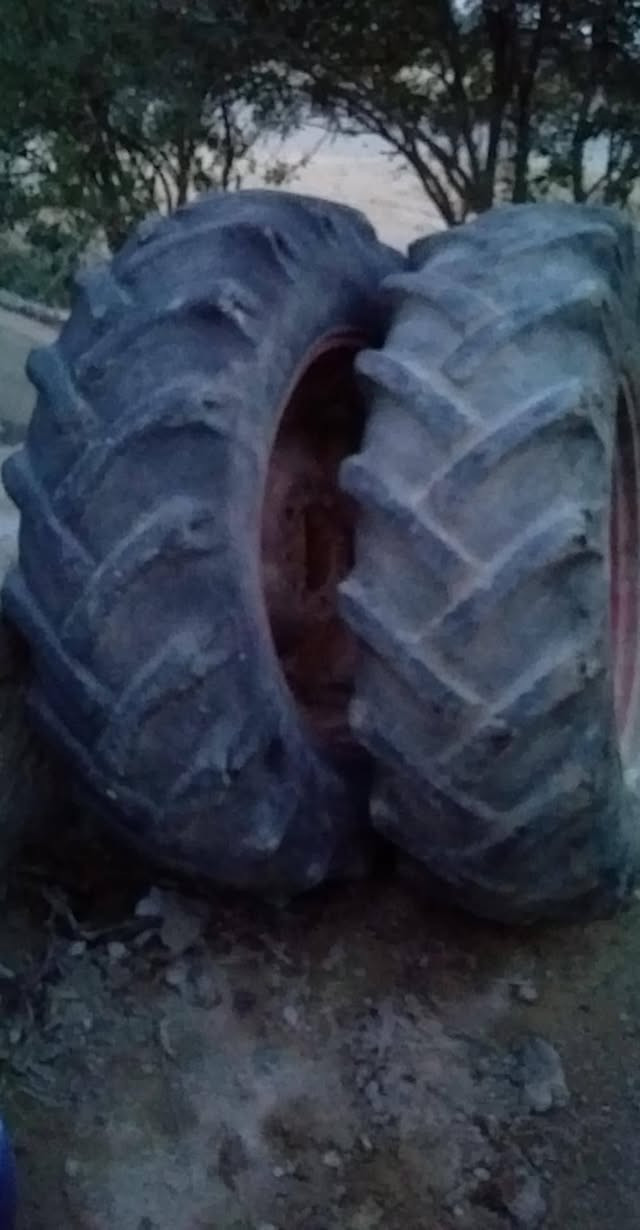 السلام عليكم يوجد زوج تايرات عنتر للبيع للتواصل ***********
