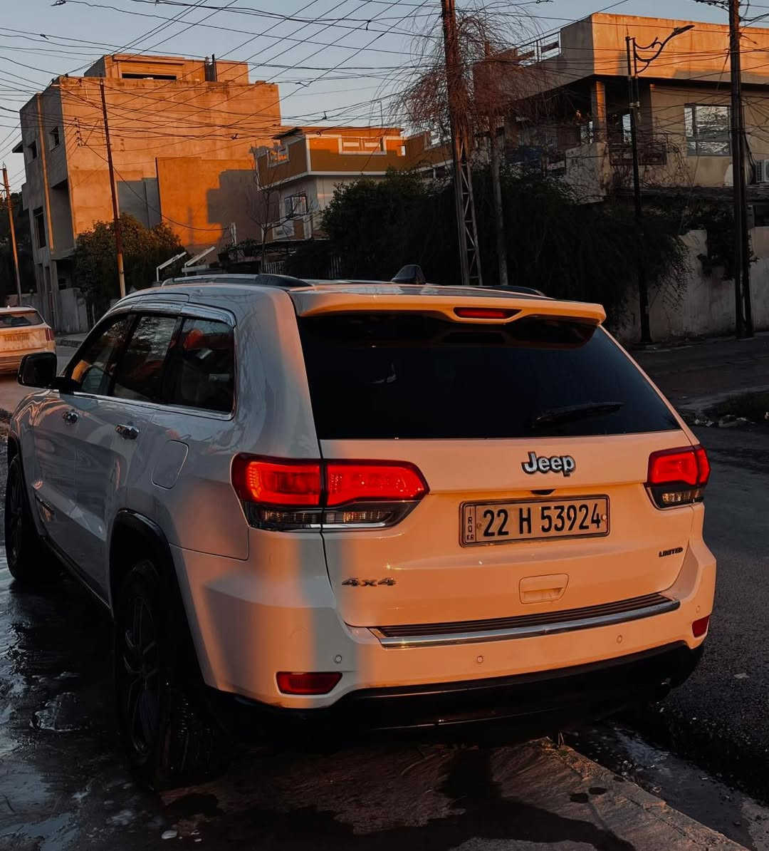 السلام عليكم
جيبLimited 

موديل 2017 السيارة داخلة كلين صار بيها جاملغ صبغ

فول مواصفات

* محرك 3.6

* المقاعد الأمامية كهربائية .

* ذاكرة لحفظ وضعيات الجلوس . 

* المقاعد الأمامية تدفئة . 

* المقاعد الخلفية تدفئة . 

* انظمة القيادة .

* مقود السائق كهربائي . 

* تدفئة ستيرن . 

* سلايد .

* شاشة كبيرة . 

* كشافات ضباب بروجكتر زنون . 

* تشغيل عن بعد .

* صندوق كهربائي . . 

* حساسات خلفية .

* كاميرا خلفية .

* مرايا متحسسة للضوء العالي . 

* محدد سرعة . 

* نظام بريك اوتماتيكي ( Auto Break System ) .

  .

* المسافة المقطوعة (200الف كيلو) 

* وبعد هواية مواصفات .

* السعر (275) وبيها مجال 

مكان السيارة محافظة نينوى

للاتصال ***********
