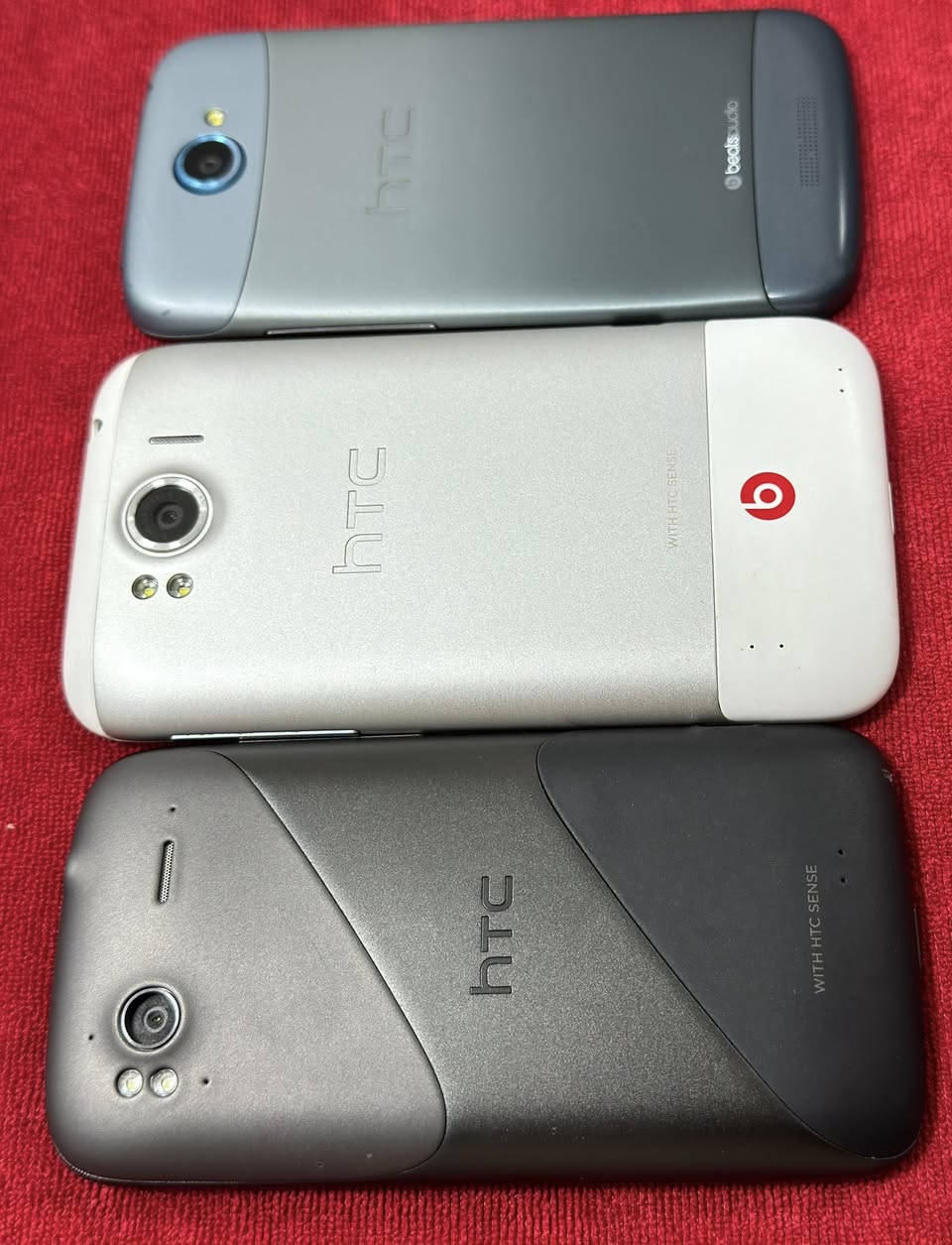 للبيع HTC  
***********
واتساب
