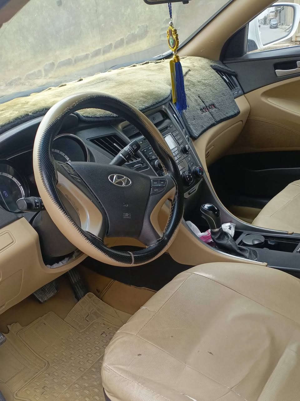 سلام عليكم شباب
سونتا خليجي مديل 14 رقم شمالي سنويه
جديده محرك/2400 شفتات ستيرن نظام ايكوا 
مريه شفط اشاير مري ويل كروم حدادبه جديده
السونار مرفق بلمنشور سعر/125
مكاني البصره /***********
