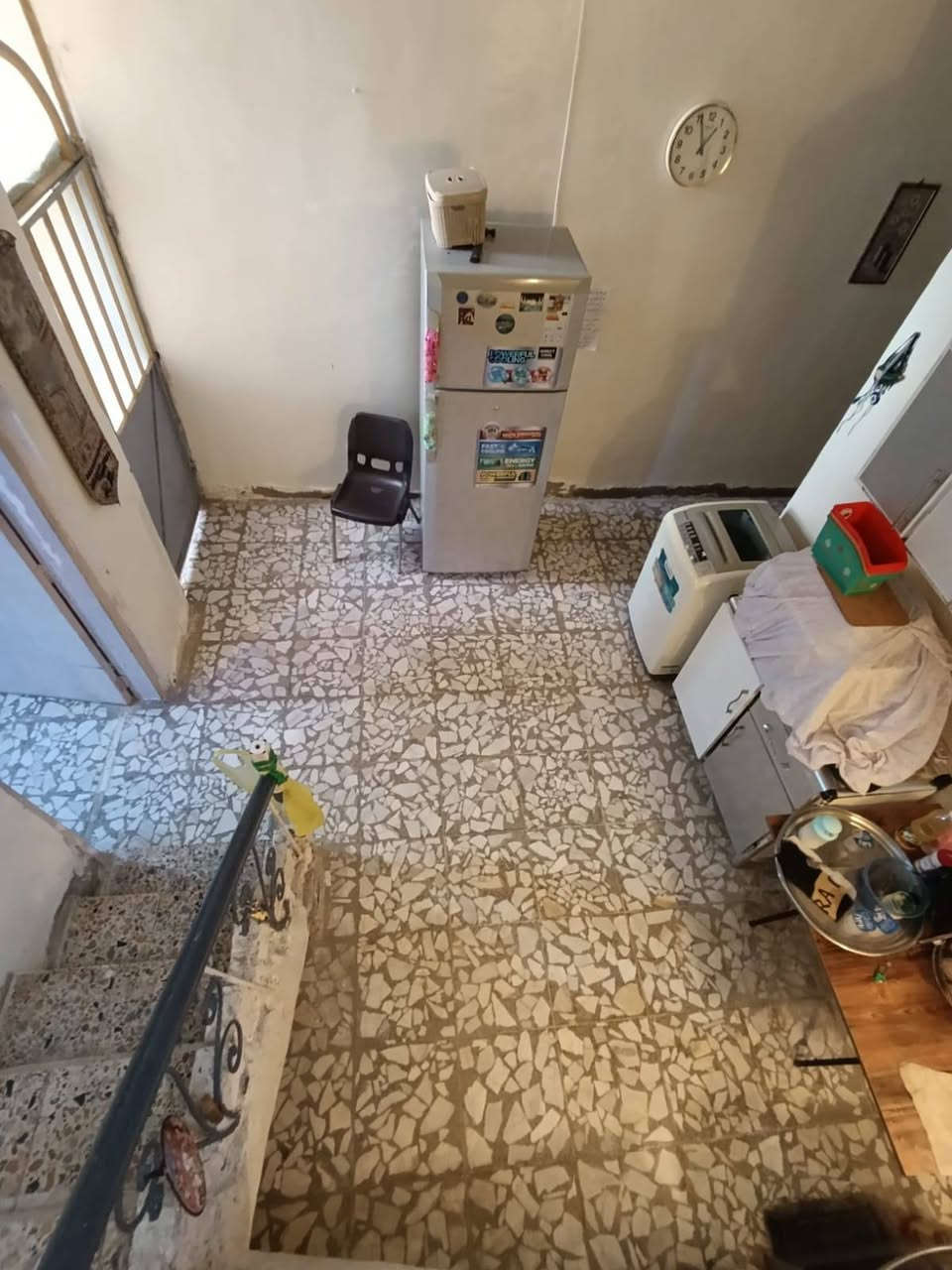 دار للبيع طابو صرف بغداد جسر ديالى الساهرون قرب مدرسه الشهيد فيصل مساحه ١٠٠ طابق اونص غرفتين صالتين حمامات مطبخ ستقبال كامل الخدمات مي كهرباء مجاري تبليط ***********
