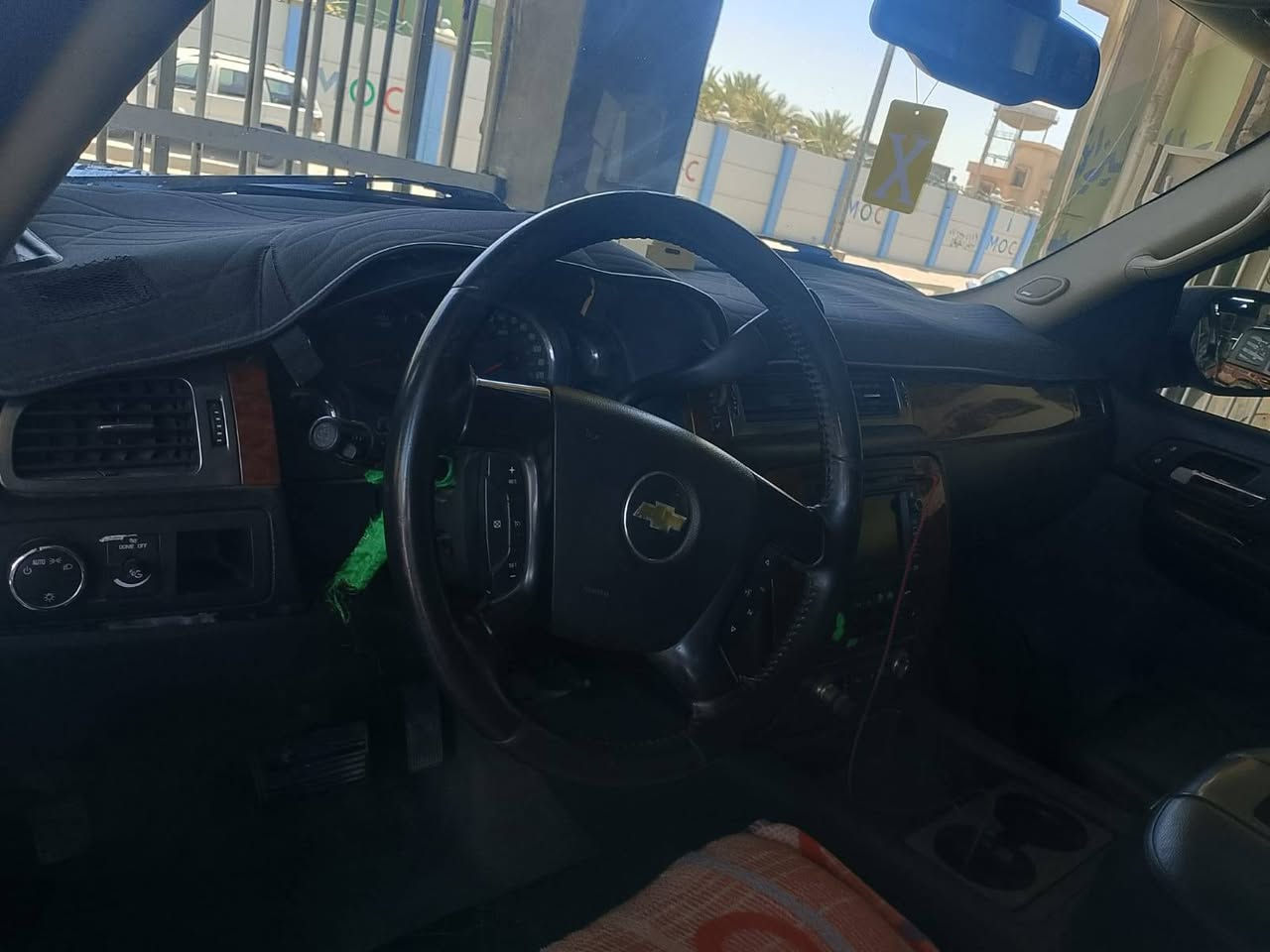 السلام عليكم تاهو للبيع فول مواصفات اصولي تسجيل جديد سياره جديده كلش تبريد ثلج للبيع مراوس ماراوس *********** للستفسار اكثر انه مكلف بلنشر
