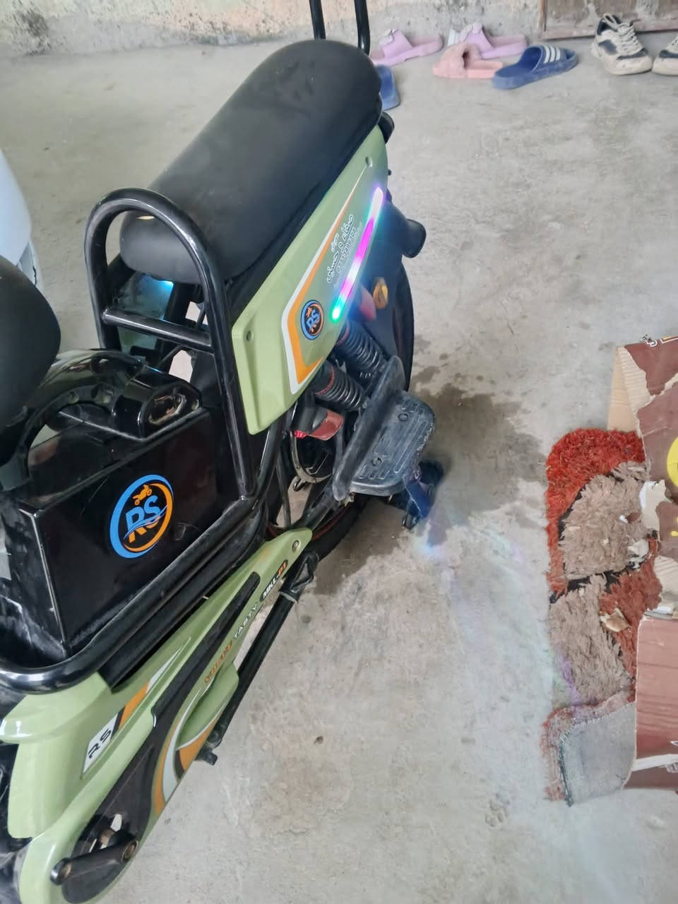 دراجه شحن للبيع حجم 20 اربعه نمر خمسه بطاريات 
بلوتوث بصمات عدد 2 شاحنه جاهزه من كلشي 
السعر 400 وبيها مجال عنوان الدوره


**إذا كنت صاحب هذا الإعلان وتريد حذفه لأي سبب، رجاءا أرسل رسالة إلى الدعم الفني**