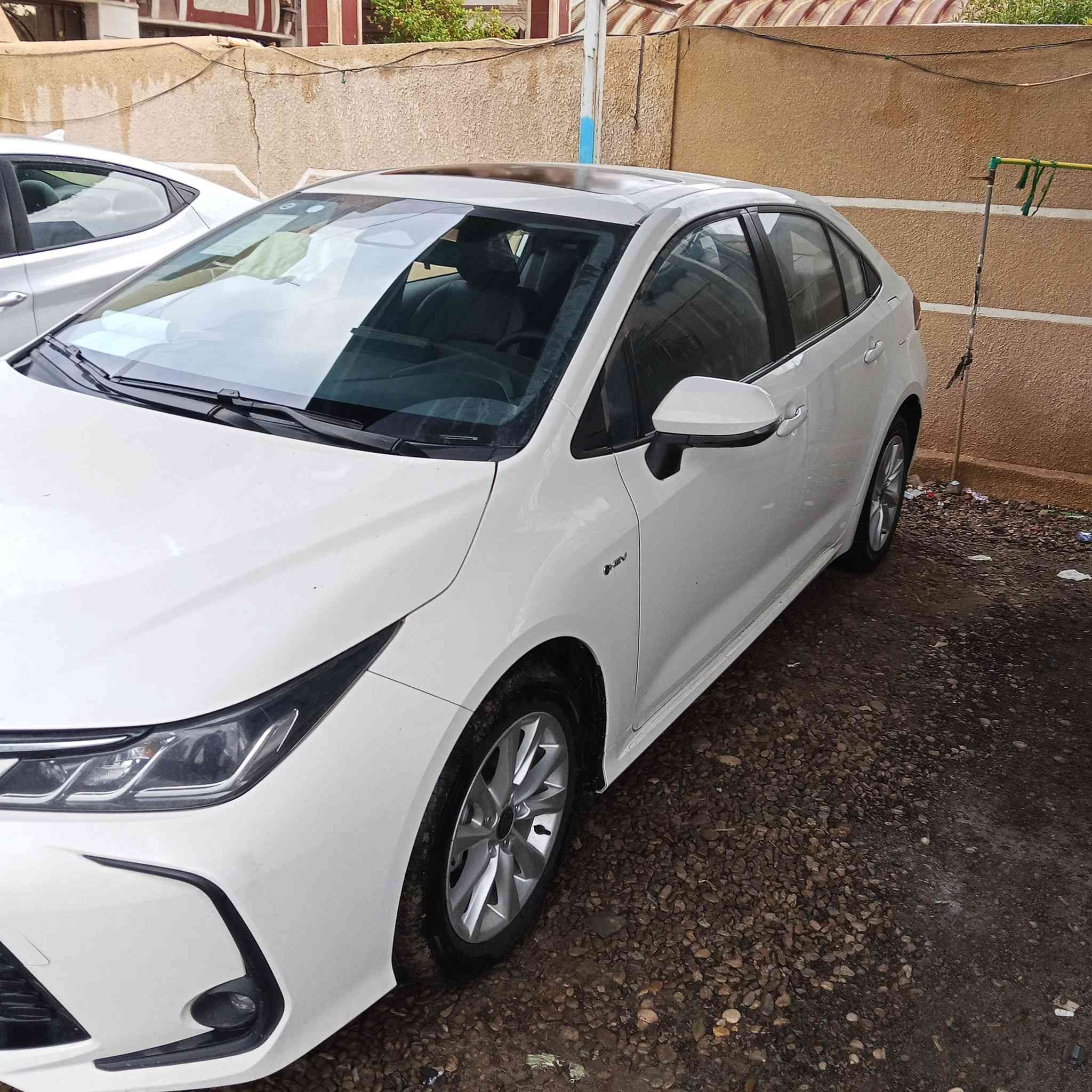 كورلا هايبرد زيرو 
الشكل الخليجي 
الموصفات 
رادار 
الفتحه
البصه
تحديد مسار 
مثبت سرعه 
 وبعد من مواصفات معرفه 
سياره زيرو
العنوان بغداد الراشديه سياره معروضه معرض 
***********1
السعر 24.500
الموشراي ليتصل
