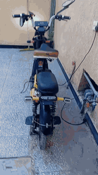 السلام عليكم دراجه شحن للبيع بيه فقط لحيم و الركبه يرادلها صجم ويدة بريك هذا رقمي
***********
