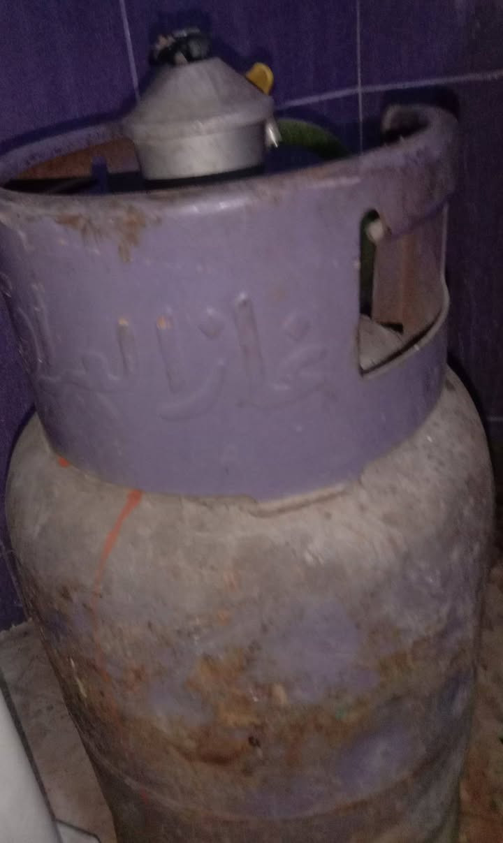 قنينة متروسة ب٥٠ مبردة ٤٠ صوبة ٢٠ بعدها جديدة هاي سنه اخذتها براد ب٦٠مستخدم قليل مكان بغداد


**إذا كنت صاحب هذا الإعلان وتريد حذفه لأي سبب، رجاءا أرسل رسالة إلى الدعم الفني**