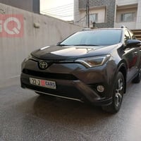 تويوتا راف ٤ موديل ٢٠١٨ XLE تدفئة تبريد ،تحديد مسار ،حساس تصادم ، سلاي...