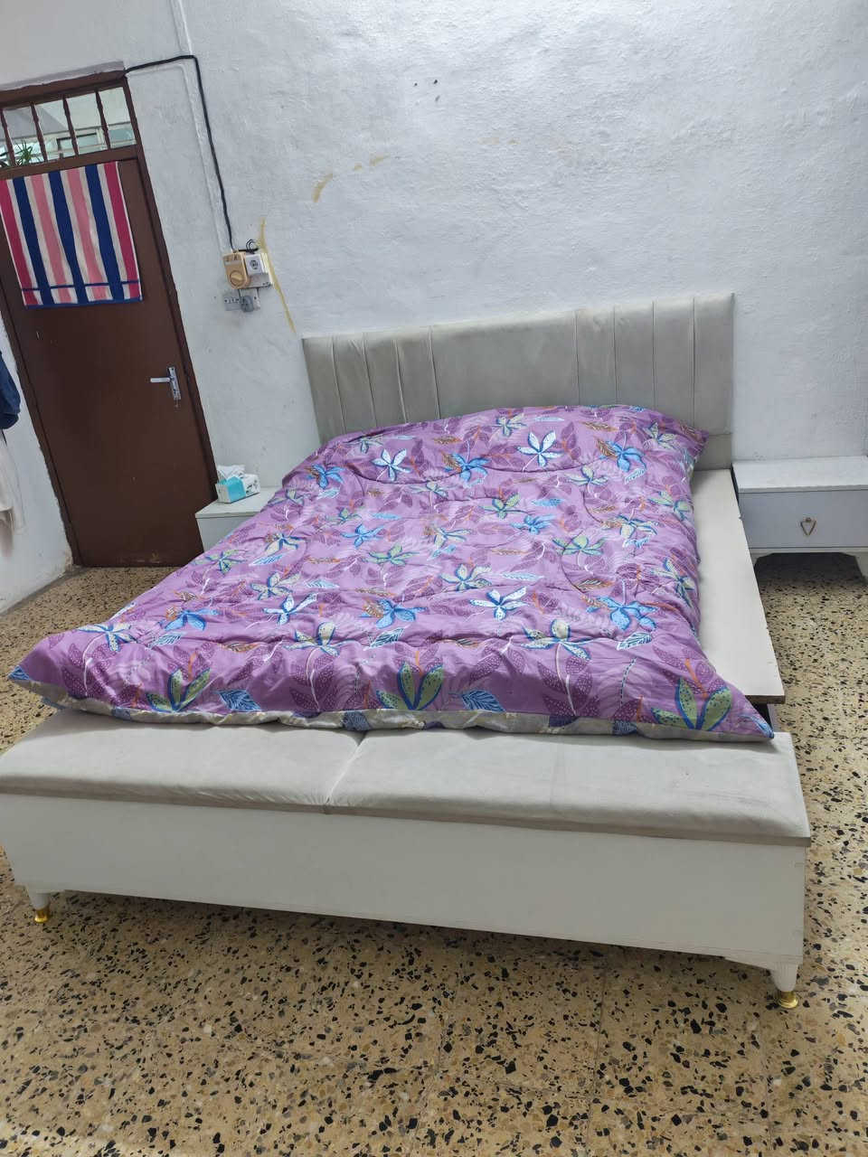 السلام عليكم غرفه نوم نظيفه ٧قطع السعر ٣٧٥بيع مستعجل


**إذا كنت صاحب هذا الإعلان وتريد حذفه لأي سبب، رجاءا أرسل رسالة إلى الدعم الفني**