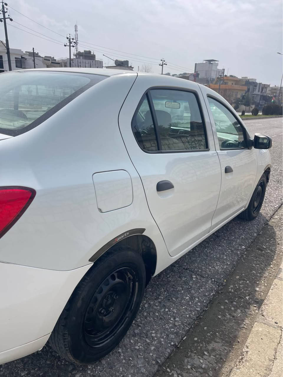 مۆدێل 2017 

٤ پارچە بۆیاخ لەسەر ساخی تێزابی بەرکەوتوە 
سەنەوی بەسەرچووە 
.
بە شەرتی هەموو شتێک شەرتی گێڕ و مەکینە ماشاءالله زۆر پاک و بە خزمەت ماوەتەوە 

کامل جوانکاری بۆ کراوە .
تاقم کووشنی تازە
تاقم گاعی تازە
شاشە ٢٠٢٥ بۆ بەستراوە
سووکان کراوە بە تەقەڵ
باڵی سەر سنووق بۆ دانراوە
لایت و بلاجکتۆر تازە گۆڕدراوە

وە چەندەها جوانکاری تر 
.
سعری 80 وەرەقە و معامەلە 
.
0770 136 1617 
پەیوەندی بکەن لە خزمەتانداین السليمانية, العراق
