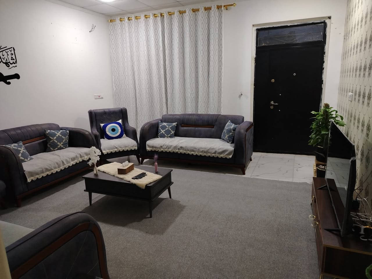 سلام عليكم
بيت للبيع خانقين حي المؤظين مساحه ١٠٠ م فول سيراميك

جنس دار طابو صرف 

متكون البيت غرفه نوم  / مطبخ / هول / استقبال / 

صحيات داخلي و خارجي 

موقع بيت قرب شارع خلف فرن صمون 
ملاحظة بيت مسحوب عليها إسكان مقدمه 29 

باقي عليها 26مليون شهرية قصد 150الف

الاستفسار ***********
